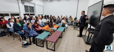 Membros da Funerria So Dimas ministram palestra a alunos de Enfermagem do Senac em Guaxup 