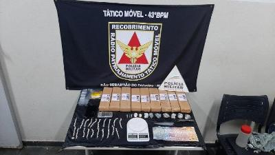 Operao da PM resulta nas prises de traficantes e no recolhimento de drogas