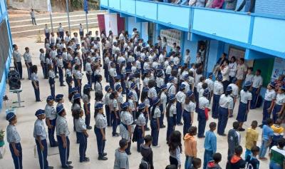 EM UMA  HORA: Alunos com mais de 14 anos, pais e servidores votaro para Ginsio e Poli se tornarem ou no escolas cvico-militares 