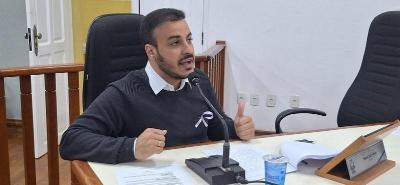 Vereadores levam  Cmara de Guaxup importante iniciativa de especialista em TEA sobre apoio a familiares de pessoas atpicas