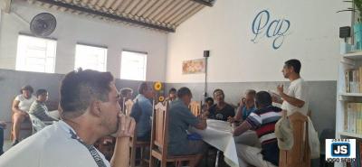 Fraternidade Esprita Servos de Maria oferta refeio comunitria, evangelizao e acolhimento em Guaxup