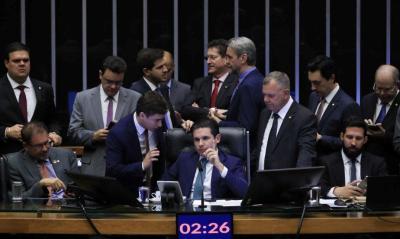 Deputados aprovam PEC que os 