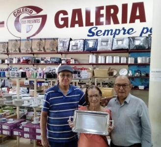 Casal  homenageado pela Galeria dos Presentes no dia em que completa 61 anos de matrimnio 