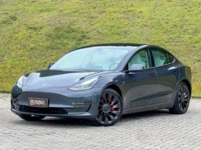 Tesla Model 3  eleito o carro mais seguro de 2025, segundo testes internacionais