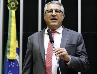 Governo vai comprar 150 mil antdotos contra intoxicao por metanol