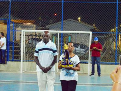 Quadra da Escola Dr. Carlos, usada como sede do Exrcito do Bem, recebe missa com a imagem de Nossa Senhora Aparecida 