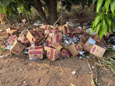 Polcia Militar Rodoviria e Guarda Municipal de Passos apreendem carga de bebidas descartada irregularmente na MG-050