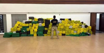 PRF apreende mais de 5 toneladas de maconha escondidas em carga de madeira na BR-381