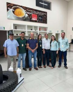 Presidente da Cooxup realiza visita institucional  filial de Ibiraci