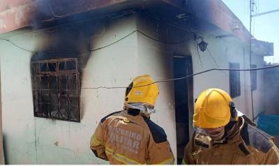 Mulher  encontrada morta aps incndio em residncia no bairro Vila So Francisco, em Lavras (MG)