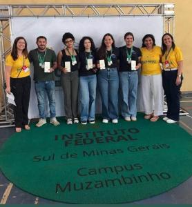 Alunas desenvolvem bengala inteligente e conquistam 1 lugar em feira tecnolgica do IF Sul de Minas