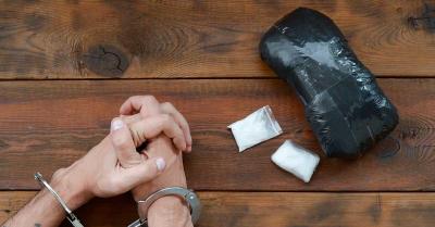 PM apreende droga e materiais durante abordagem a veculo em Itamogi