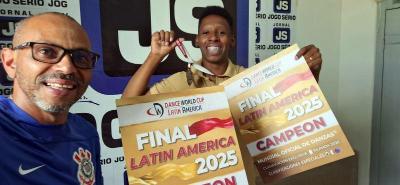 Reinaldo Riuler brilha de novo em evento internacional de dan�as disputado na Argentina