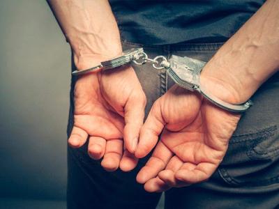 Rapaz  detido aps suposto furto de veculo da oficina onde trabalha e bat-lo contra automvel