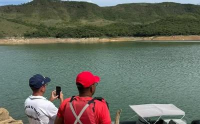 Bombeiros realizam buscas por homem desaparecido aps acidente com barco em Guap