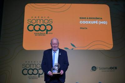 Cooxup recebe selo prata no Prmio SomosCoop Excelncia em Gesto 2025
