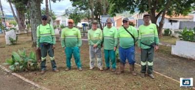Governo de Guaxup� atende a moradores do entorno da Pra�a da Bandeira