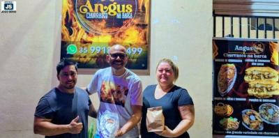 FAM�LIA JOGO S�RIO saboreia RECEBIDOS especiais da ANGUS CHURRASCO NA BARCA!!!