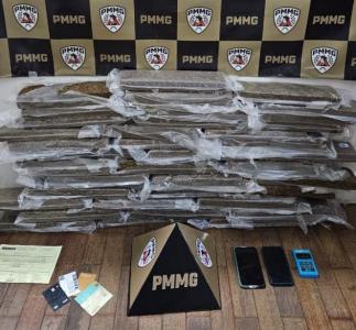 PMs apreendem 37 tabletes de maconha e capturam homem adulto ap�s tentativa de fuga