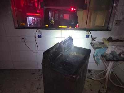 A��o r�pida do Corpo de Bombeiros evita inc�ndio de grandes propor��es em resid�ncia em S�o Sebasti�o do Para�so