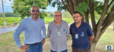 Representantes do poder p�blico falam sobre a import�ncia do trabalho de limpeza no Residencial Fazenda Planalto 