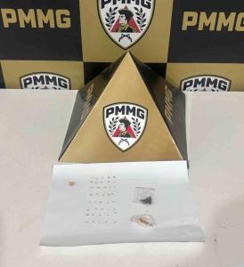 Pol�cia Militar prende homem por tr�fico de drogas em Guaxup�