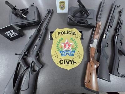 Pol�cia Civil cumpre mandados de busca e apreens�o e apreende sete armas em Po�os de Caldas