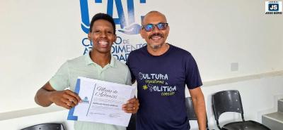 Campe�o internacional de dan�a, Reinaldo Riuler � reconhecimento pelo Legislativo de Guaxup� 