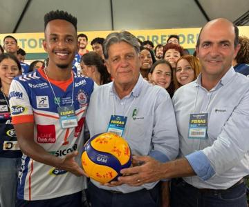 Cooxup� recebe Academia do V�lei durante a Feira do Cerrado, em Monte Carmelo