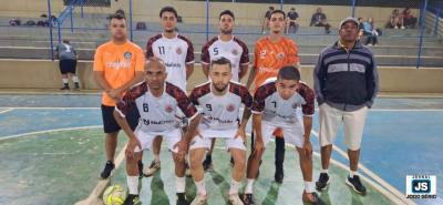 Come�ou, na quadra do Ex�rcito do Bem, o 