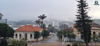 Guaxup� amanhece coberta por neblina e temperaturas amenas nesta quinta-feira