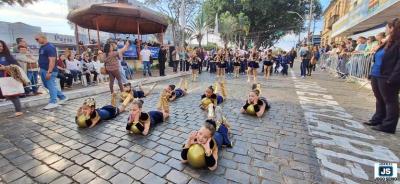 Desfile c�vico comemora o anivers�rio de 114 anos de Guaxup�