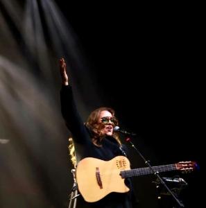 Ana Carolina emociona p�blico em noite marcante do Guaxup� Caf� Festival 2026