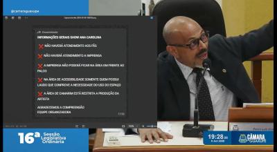 Vereador Carl�o defende a imprensa e pede esclarecimento � Prefeitura sobre informa��o pol�mica em show do Guaxup� Caf� Festival