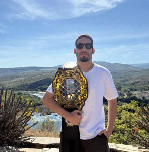 Eduardo Pand�o conquista cintur�o em Minas Gerais e leva t�tulo para Mococa