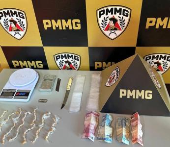 Rapaz de 22 anos � detido por PMs com 101 pedras de crack 