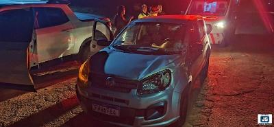 Cavalos invadem a pista e provocam acidente com ve�culo em rodovia de Guaxup� 