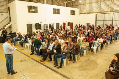 Cafeicultores buscam novas tecnologias para lavoura na Feira Matas de Minas da Cooxup�