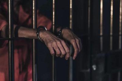PMs apreendem mais de 300 pedras de crack durante opera��o em Guaxup�