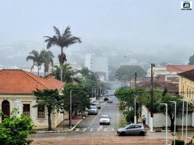 Guaxup� amanhece sob forte neblina nesta quarta-feira
