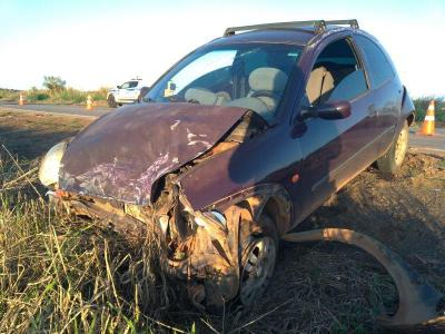 Colis�o frontal deixa quatro pessoas feridas na rodovia de Alfenas
