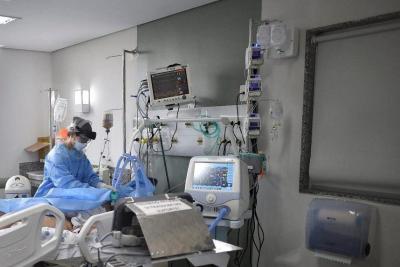 Desesperada, fam�lia pede ajuda para transferir paciente internada em UTI da Santa Casa de Guaxup�