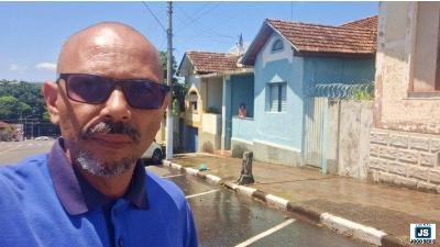 Vereador Carl�o tenta solucionar problema de vazamento de �gua no Jardim Angola
