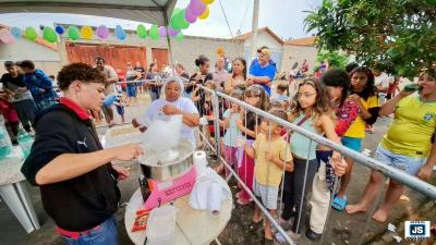 Volunt�rios promovem festa no Vale Verde para celebrar Nossa Senhora e as crian�as do bairro 