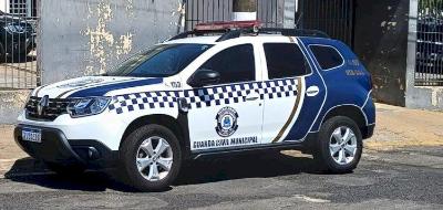 Rapaz � abordado ap�s fugir de fiscaliza��o e acaba autuado por dire��o perigosa em Guaxup�