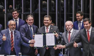 Congresso promulga emenda do fim da 6x1; escala 5x2 come�a em 60 dias