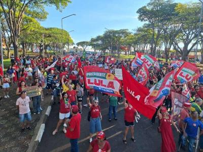 Progressistas participam de manifesta��o pr�-Lula em Guaxup�