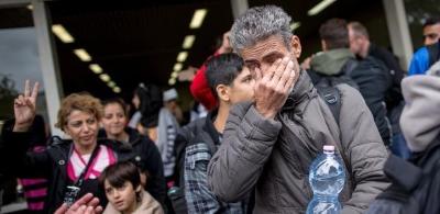 Dezenas de milhares de refugiados processam governo alemão